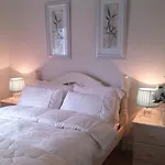 The Vee Guest 3*