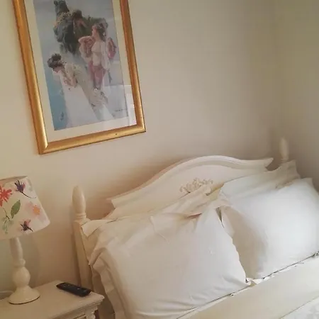 The Vee Guest Bed & Breakfast Waterford